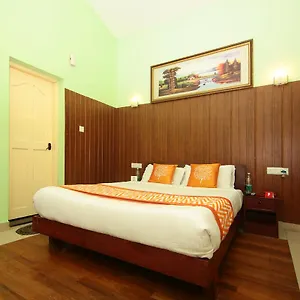 oyo-4651-woodpecker-holidays.hotels-munnar.com/