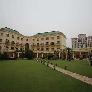 dlf-club-4.top-gurgaonhotels.com/